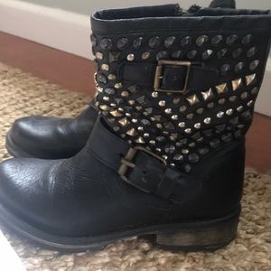 Steve Madden Boots